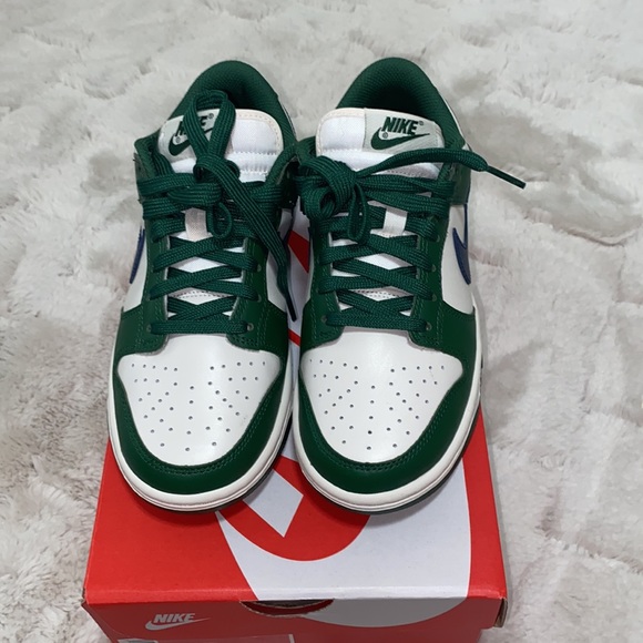 Nike Dunk Low - Picture 2 of 4